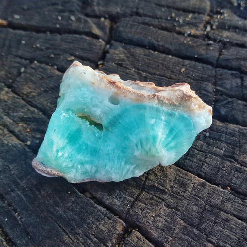 放射ブルー◇カリビアンブルーカルサイト原石47mm 天然石 HAYSTONE