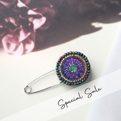 【SALE】ボヘミアの煌めき ✨チェコガラスボタンのストールピン 1枚目の画像