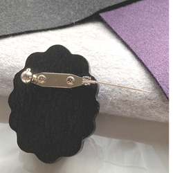 紫黒系タータンチェックとアンティークローズのリボン刺繡のブローチ 9枚目の画像
