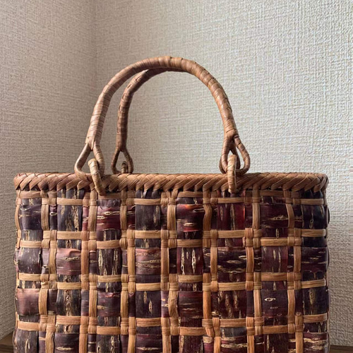 山葡萄かごバッグ 桜皮籠バッグ 手提げ  保存袋付き 手作りカバン#112 山葡萄かごバッグ 桜皮籠バッグ 手提げ 保存袋付き 手作りカバン