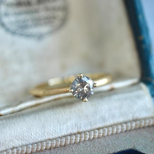 ライトグレイッシュブラウンダイヤモンド 0.495ct 4本爪×絞りアーム  
