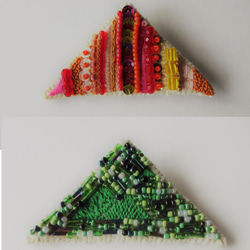 三角ビーズのブローチ　緑　ビーズ刺繍 4枚目の画像