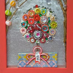 『年末年始飾り』迎春　餅花飾り　柳　お正月　華やか　額縁　ボタンとビーズの創作　 1枚目の画像