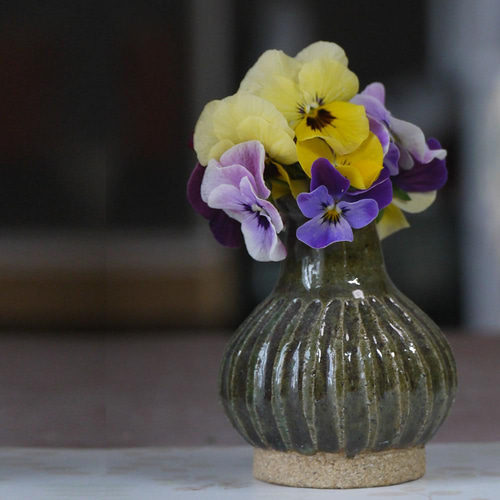 美濃焼伝統工芸品協同組合 | 織部花入