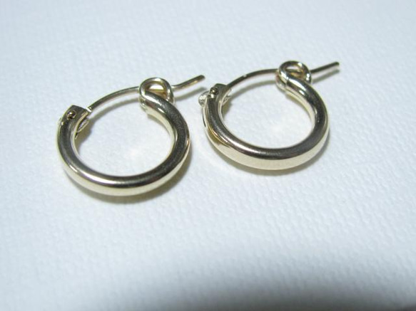 14kgf*クロッシングピアス（ペア約13mm） 1枚目の画像