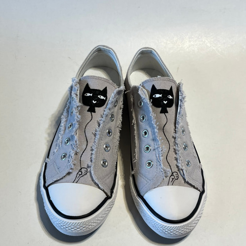 ネコ柄風船 レディースキャンバススニーカー【22.5～24.5cm