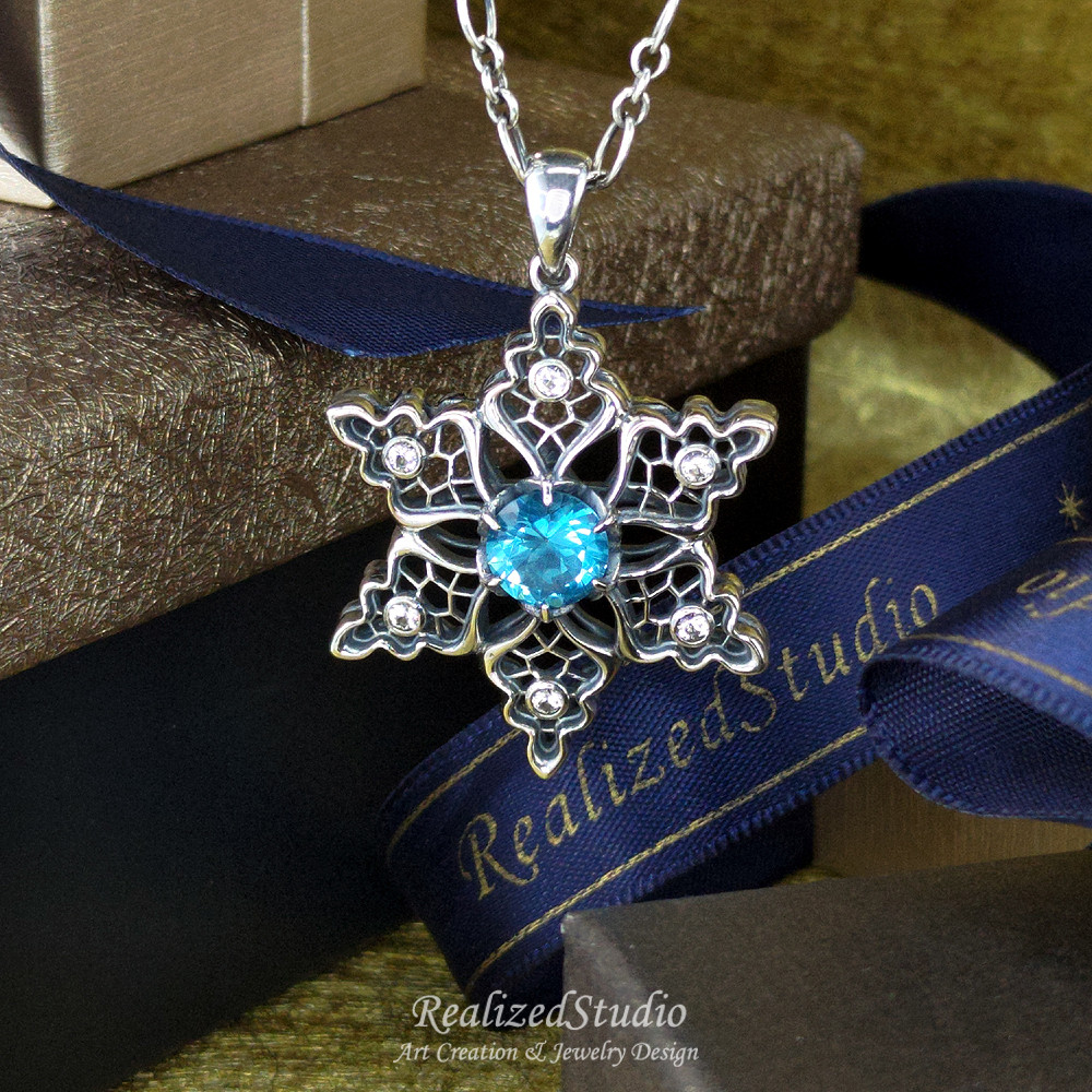 ウィンター スノーフレーク | 中空レース ウィンドウ フラワー デザイン ペンダント - トパーズ.S925 シルバー - ク