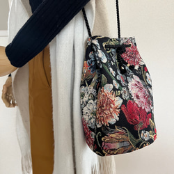 ゴブラン織り丸底巾着バッグ◇シックボタニカル 1枚目の画像