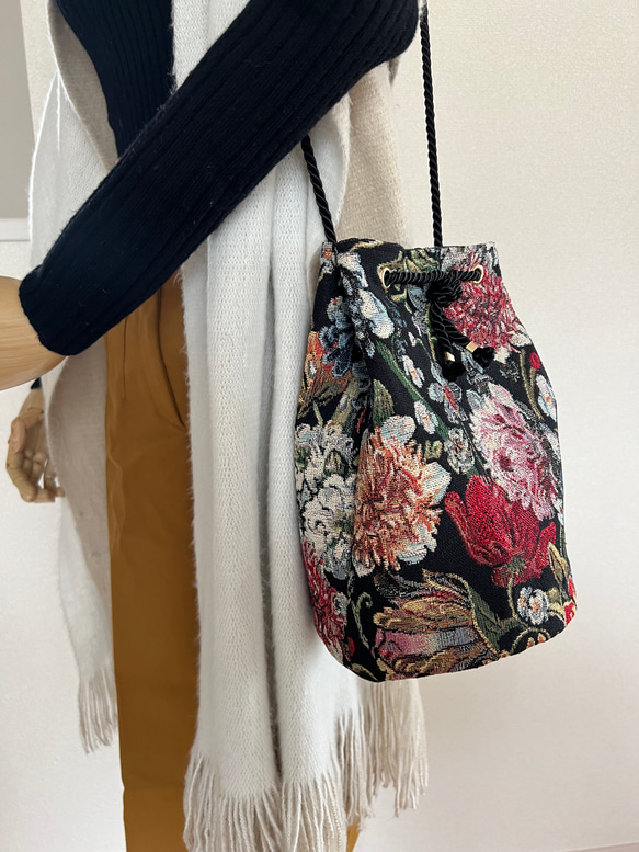 ゴブラン織り丸底巾着バッグ◇シックボタニカル 1枚目の画像