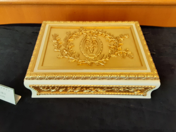 未使用美品 銀製彫金コンパクト 彫金花刻み NACON 95g 箱入り 刻印あり 金銀銅杢目金飾箱「玉光」(林 美光)｜ギャラリージャパン