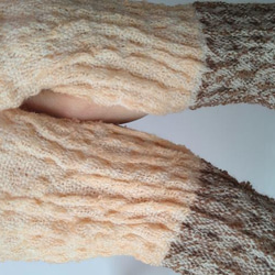 薄いけどふんわりと暖かい♪　インド茜染め　カシミヤ　手織り　ハンドウォーマー 　N47 2枚目の画像