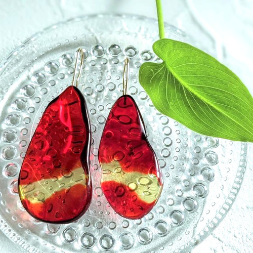 K18 大粒レッドアンバードロップチャーム ピアリング 大粒レッド