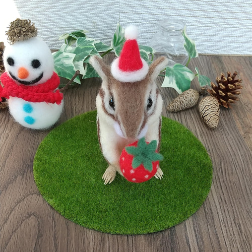 走っているシマリス　羊毛フェルト シマリス クリスマス 羊毛フェルト 羊毛フェルト Sleeping