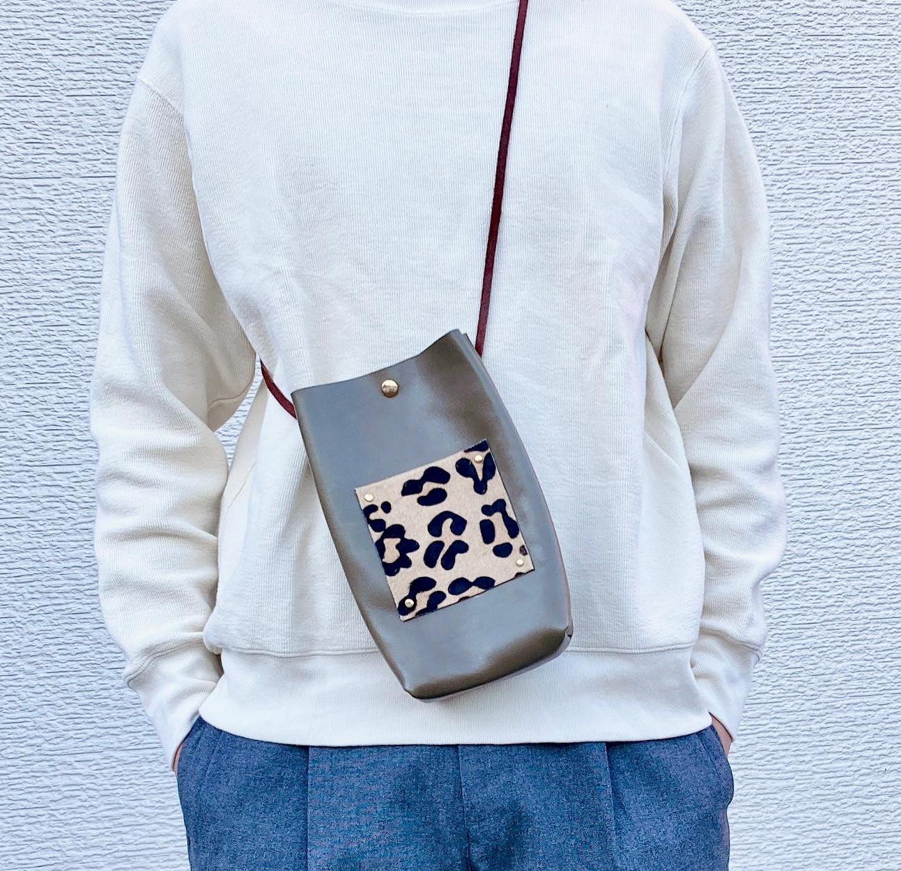 ソフトレザーのボブソンミニポシェット（革/スマホ/ショルダーバッグ/メンズ/レディース/コンパクト）オリーブグリーン 5,168円