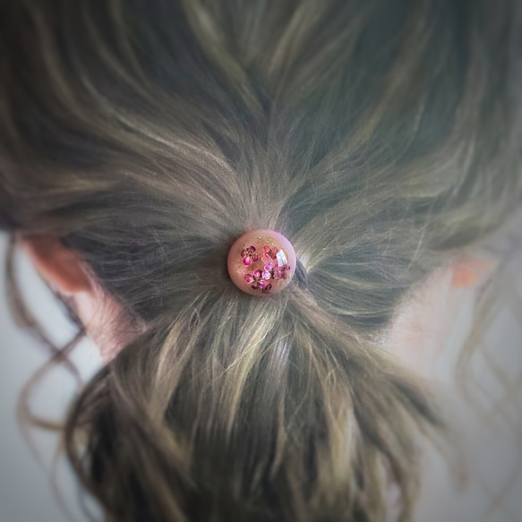 お花とペリドットのあめ玉ヘアゴム＊*。marry.c's handmadeaccessory 5枚目の画像