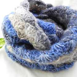 ハンドメイド  黒★Blue Rose 立体手編みスヌード ハンドメイド 黒☆Blue Rose 立体手編みスヌード