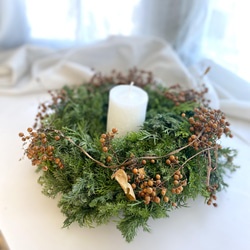 針葉樹と実もののwinter wreath☆クリスマスから新春にかけて☆キャンドルリース☆ 1枚目の画像