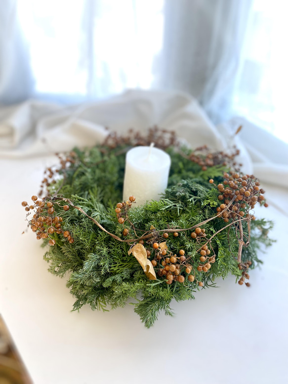 針葉樹と実もののwinter wreath☆クリスマスから新春にかけて☆キャンドルリース☆ 1枚目の画像