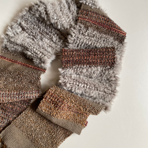 機織り 手織り ミニマフラー マフラー momon 通販 13123193｜Creema