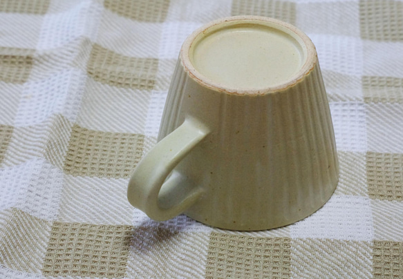 クリーム色のマグカップ(鎬) 5枚目の画像