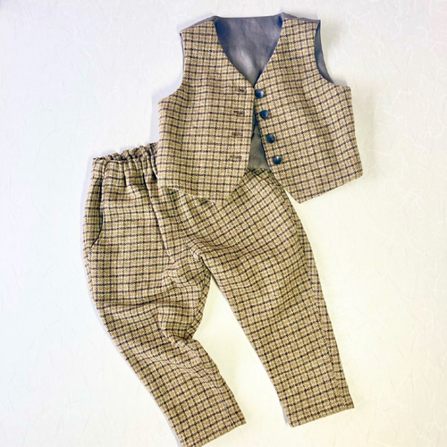 ベストとテーパードパンツのスーツ（型紙＆作り方のセット）JK