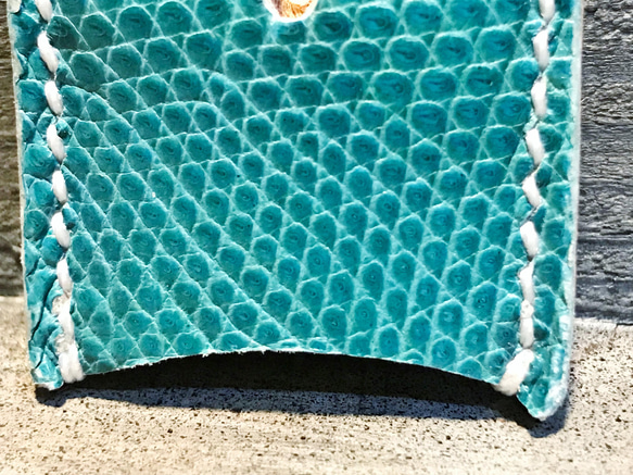 スタッズキーカバー リザード 手縫い レザークラフト ハンドメイド トカゲ革 革小物 鍵カバー 限定品 新品未使用 3枚目の画像