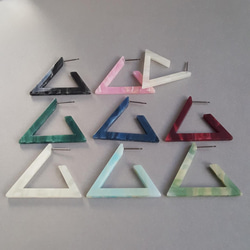 [4pcs] 韓国製 アクリルパーツ 三角ピアス  マーブルグリーン サージカルステンレスポスト 3枚目の画像