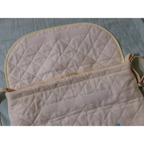 新作2022 表と裏で柄が違うネコ柄のフラップ付きレッスンバッグ 入園