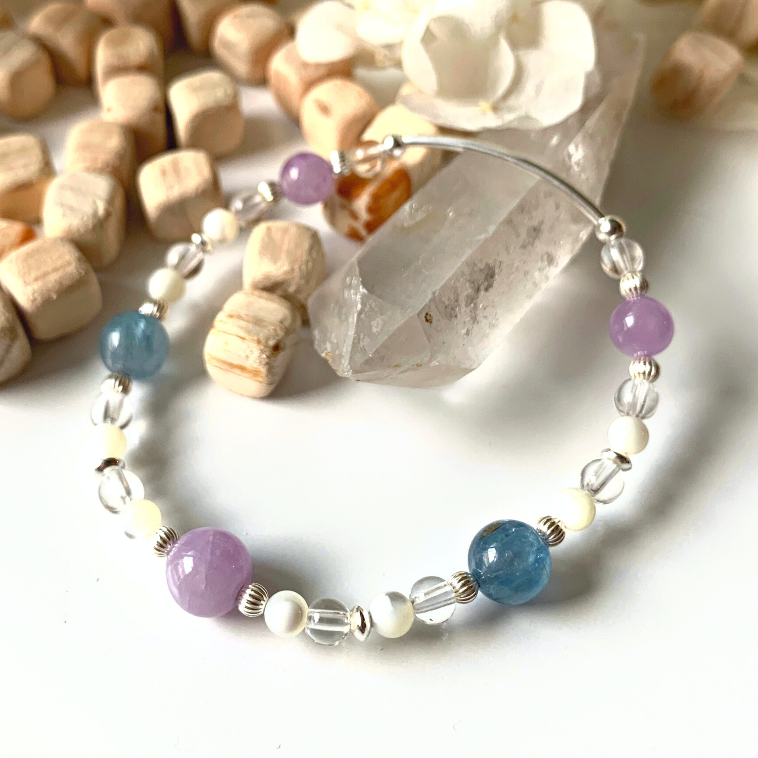 【学業・仕事】カイヤナイトxラベンダーアメジストxクリスタル　天然石 ブレスレット