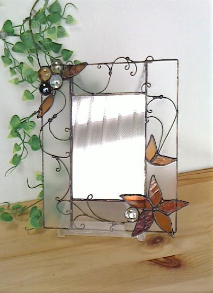 ステンドグラスの壁掛鏡＊アンバー＊