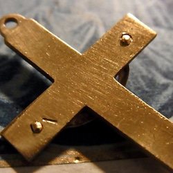 フランス ヴィンテージ デッドストック マロン エマイユ 真鍮 クロス 2個 キリスト 十字架 チャーム 5枚目の画像