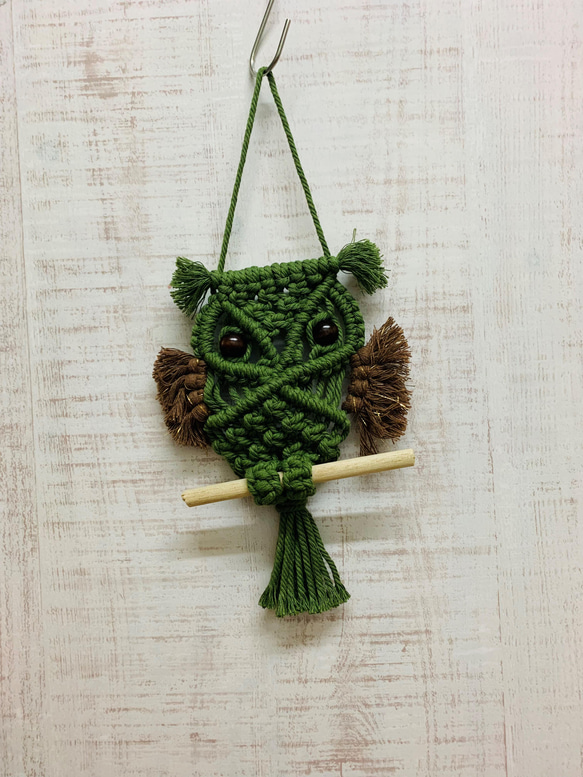 壁掛けふくろうインテリア、タペストリー大～マクラメ編み～ フクロウのマクラメタペストリー(大） | iichi 日々の暮らしを