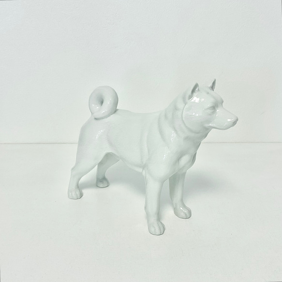 白磁の秋田犬(芝犬) 3枚目の画像