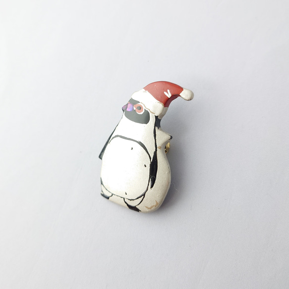 サンタ・ケープペンギン 漆ブローチ 3枚目の画像