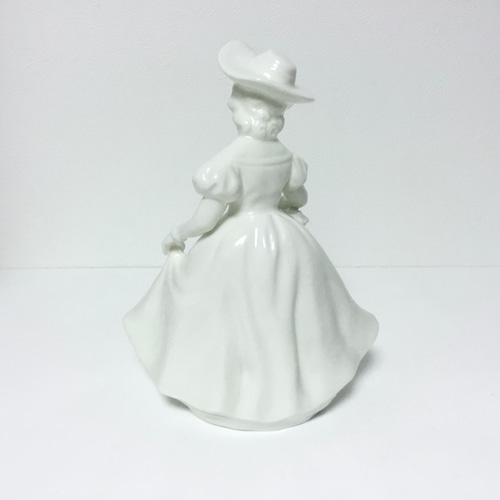 花籠を持つレディのフィギュリン その他人形 PaintersGarden 通販