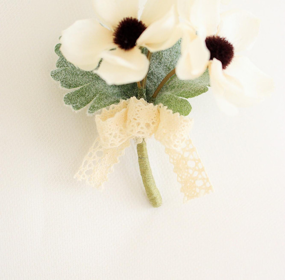 アイボリーの小花♪～小さな花束のようなコサージュ～さりげないおしゃれに♪ 5枚目の画像