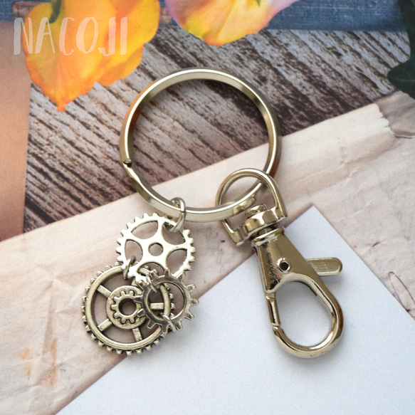 スチームパンク　歯車のキーリング　キーホルダー／バッグチャーム　アンティーク調銀古美B 1枚目の画像
