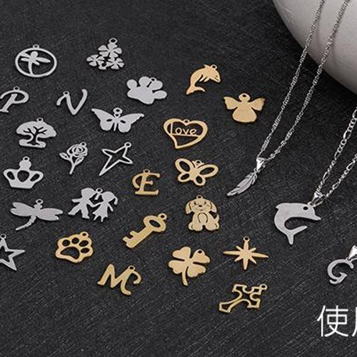 アルファベットチャーム♡（ゴールド)15個で580円 アルファベット