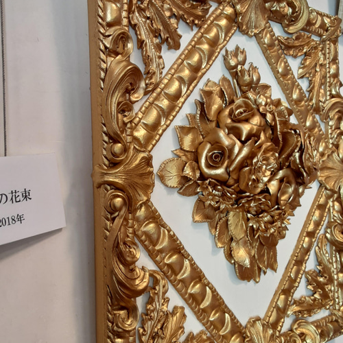 他の方発送×最大級フランス製 額装 金彩装飾縁 大判 ゴブラン織り 壁掛け 金彩フランスロココ彫刻花束（壁掛けタイプ） 彫刻 Rcoco 通販