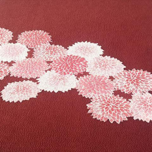 正絹はぎれ】葡萄色のちりめんに乱菊の刺繍花柄生地A 約34.5×100cm 