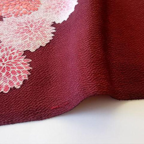 正絹はぎれ】葡萄色のちりめんに乱菊の刺繍花柄生地A 約34.5×100cm 