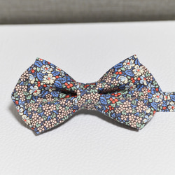 花柄　蝶ネクタイ　ハンドメイド 1枚目の画像