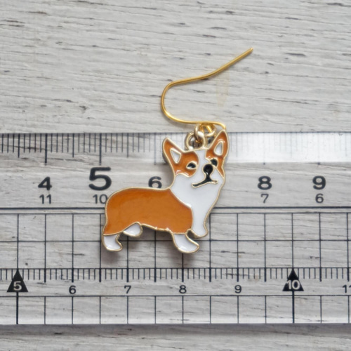 コーギー（ホワイト＆レッド）のピアス かわいい イヤリング プチプラ 