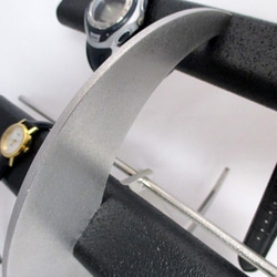 腕時計スタンド　ブラック革バンド専用三日月腕時計スタンド 　受注生産　No.170406 6枚目の画像
