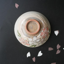 大きめ桜　ご飯茶碗（大）　イッチン　金彩　陶器　京焼 5枚目の画像