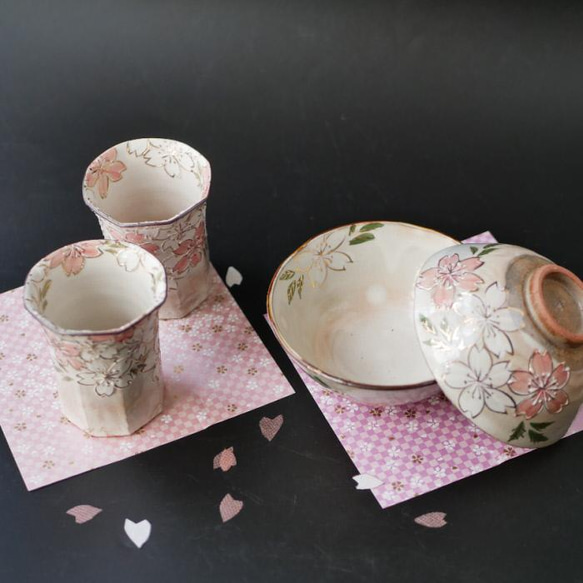 大きめ桜　ご飯茶碗（大）　イッチン　金彩　陶器　京焼 7枚目の画像