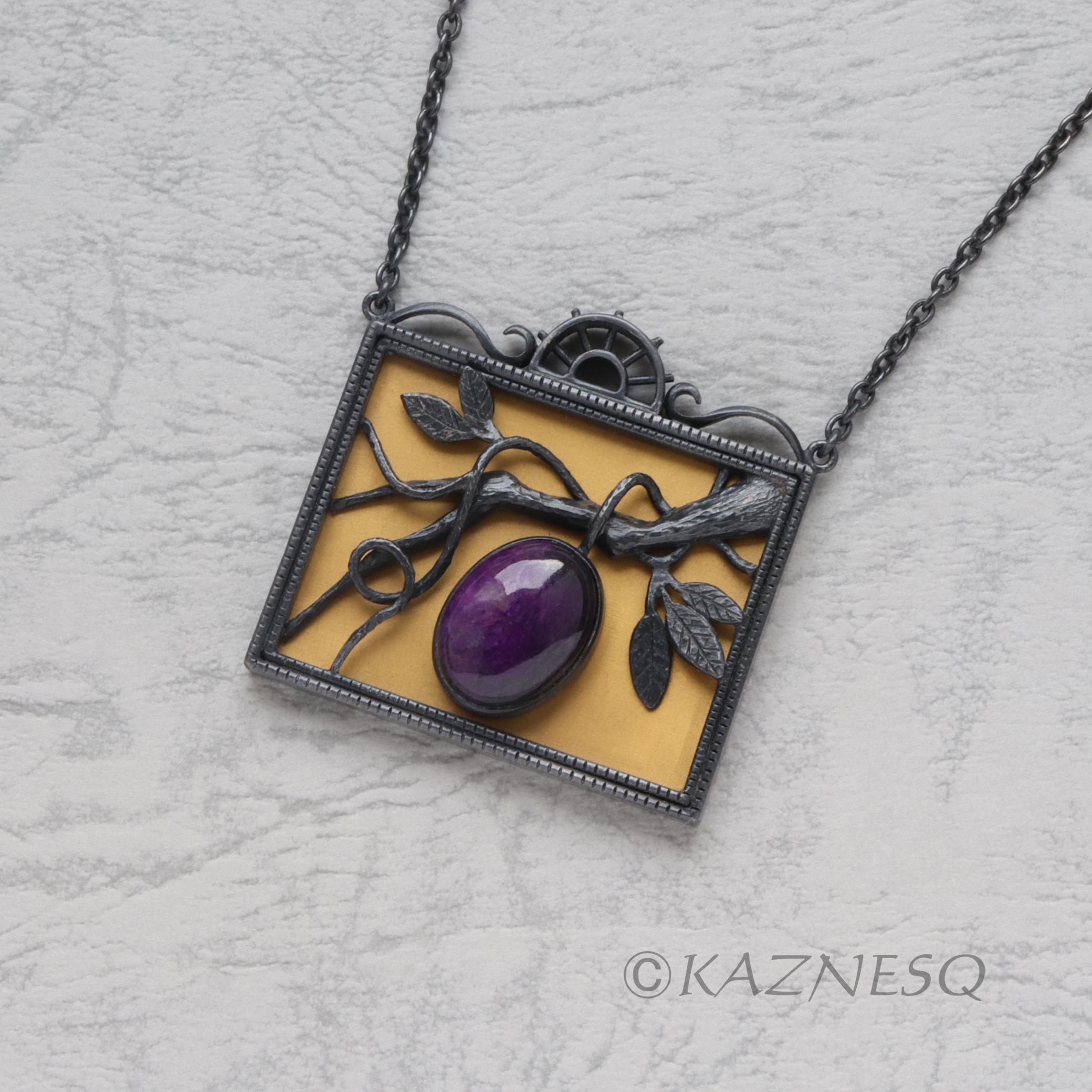 アケビのスイギライトと金、銀のペンダントネックレス