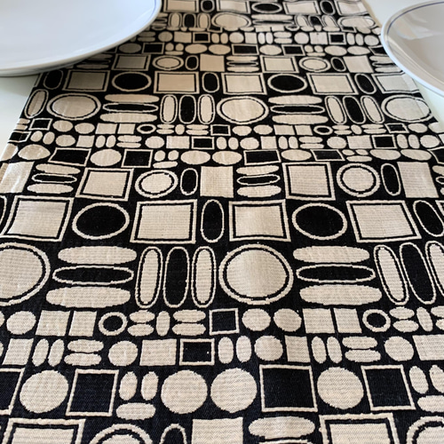 受注制作】テーブルランナー☆モノトーン幾何学模様☆小さめサイズ35