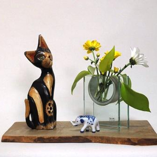 置き物、木製、天然の形のまま何かに見える〜^_^