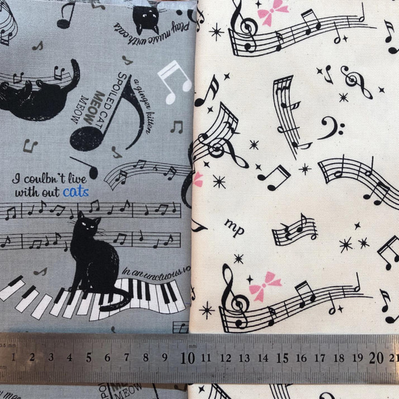 ショルダーバッグ　A4 サイズ　ポケットあり　肩紐調整可　猫　音符　ピアノ 13枚目の画像